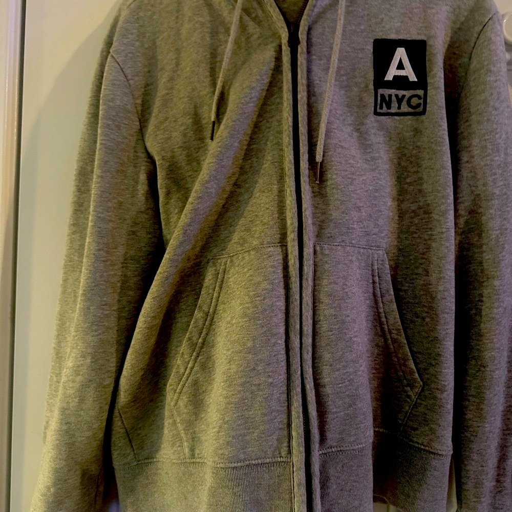 Aeropostale Men’s Gray/Black Hoodie jogging set. Adult Small.Excellent Condition